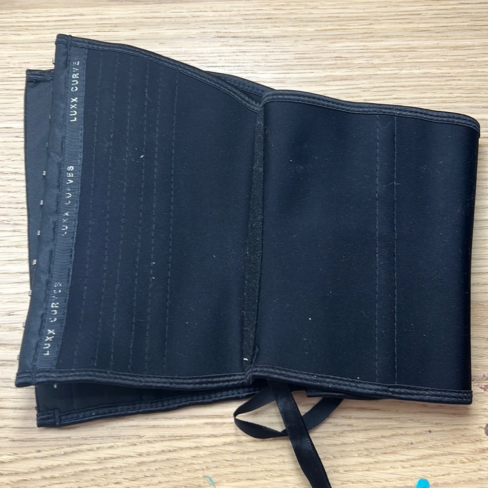Lux curve waist trainer